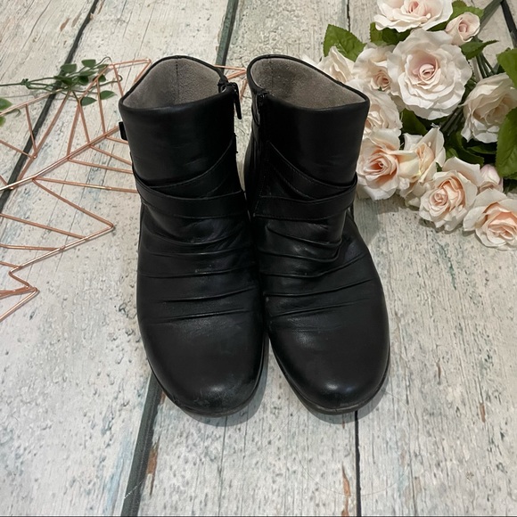 Naturalizer 7M ankle boots Cycle black leather flats zip buckle neutral Womens - Picture 5 of 10